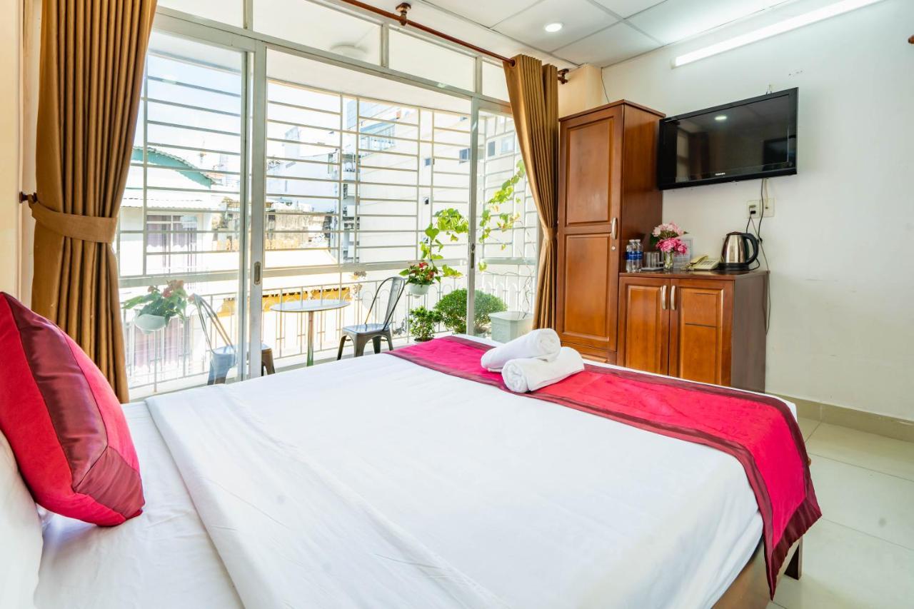New York Hotel Pham Ngu Lao Хошимин Экстерьер фото